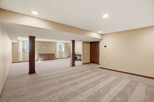 202 E Alexa Ct, Spokane, WA 99208