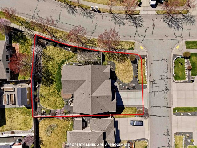 202 E Alexa Ct, Spokane, WA 99208