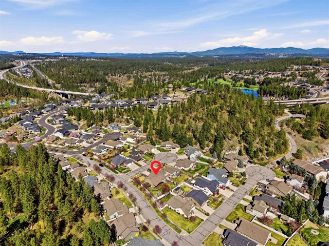 202 E Alexa Ct, Spokane, WA 99208