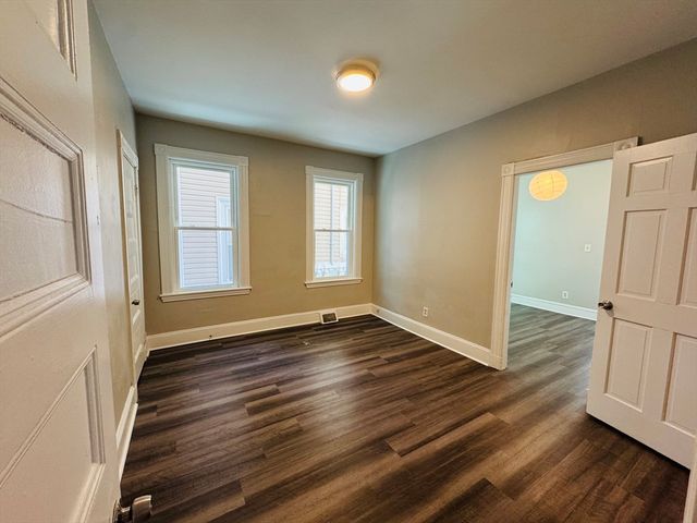 278 Cypress St 1, Brookline, MA 02445