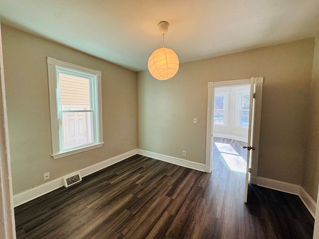 278 Cypress St 1, Brookline, MA 02445