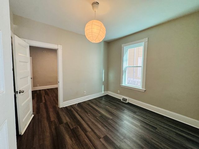 278 Cypress St 1, Brookline, MA 02445