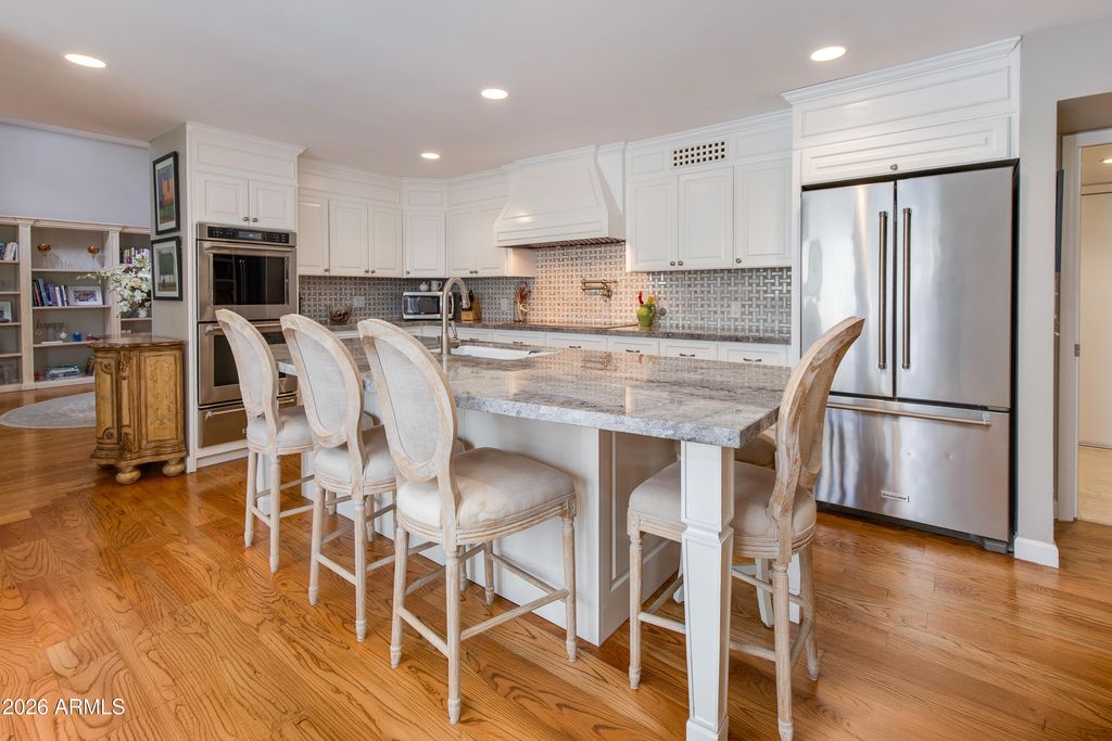 2737 E ARIZONA BILTMORE Circle 2, Phoenix, AZ 85016