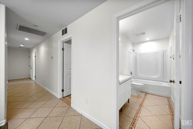 418 Olive Street, Bakersfield, CA 93304