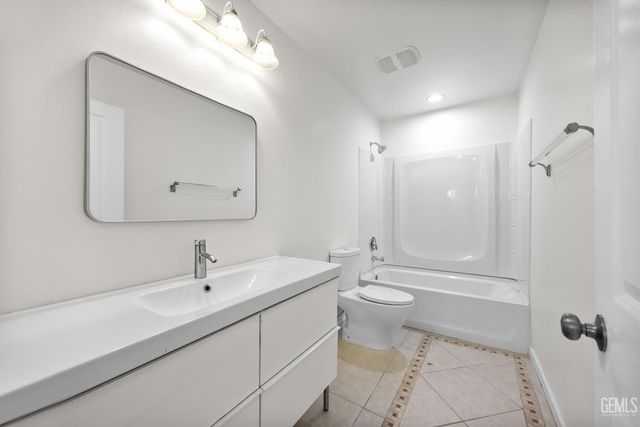 418 Olive Street, Bakersfield, CA 93304