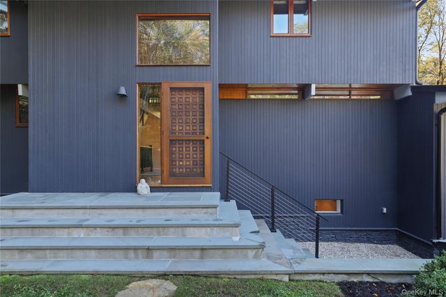 21 Black Spring Road, Pound Ridge, NY 10576