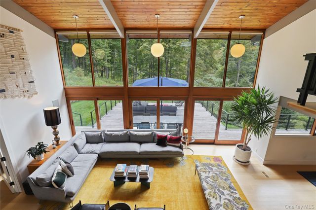 21 Black Spring Road, Pound Ridge, NY 10576