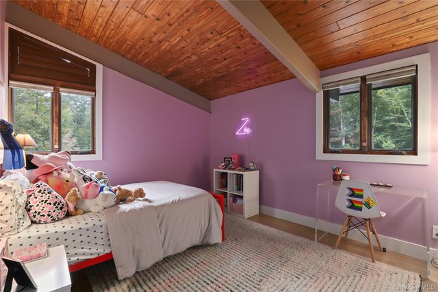 21 Black Spring Road, Pound Ridge, NY 10576