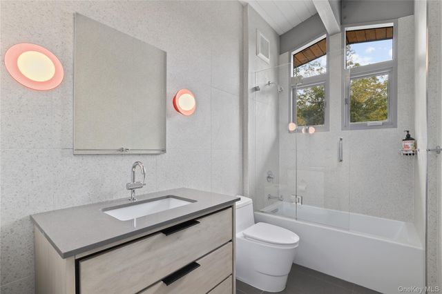 21 Black Spring Road, Pound Ridge, NY 10576