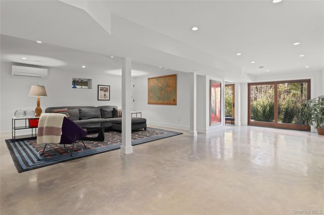 21 Black Spring Road, Pound Ridge, NY 10576