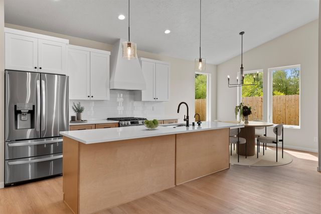 4217 N Locust Rd, Spokane, WA 99206