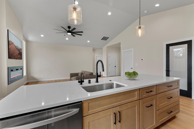 4217 N Locust Rd, Spokane, WA 99206