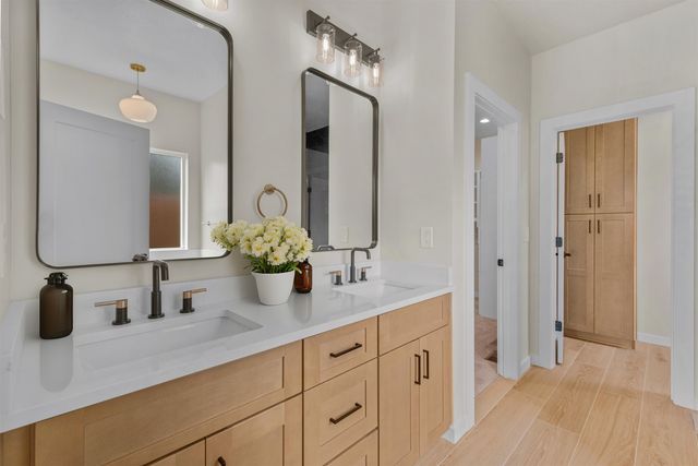 4217 N Locust Rd, Spokane, WA 99206