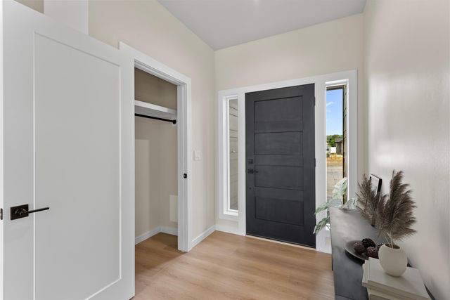 4217 N Locust Rd, Spokane, WA 99206