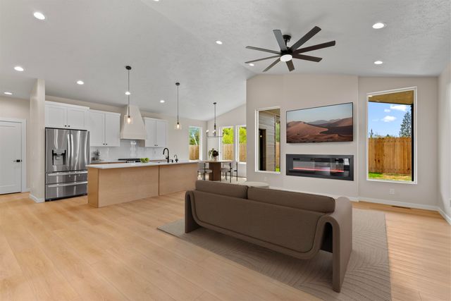 4217 N Locust Rd, Spokane, WA 99206