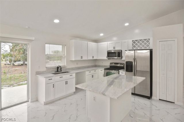 530 Peerless CIR, Lehigh Acres, FL 33974