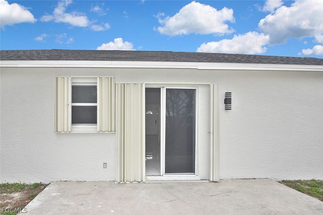 530 Peerless CIR, Lehigh Acres, FL 33974