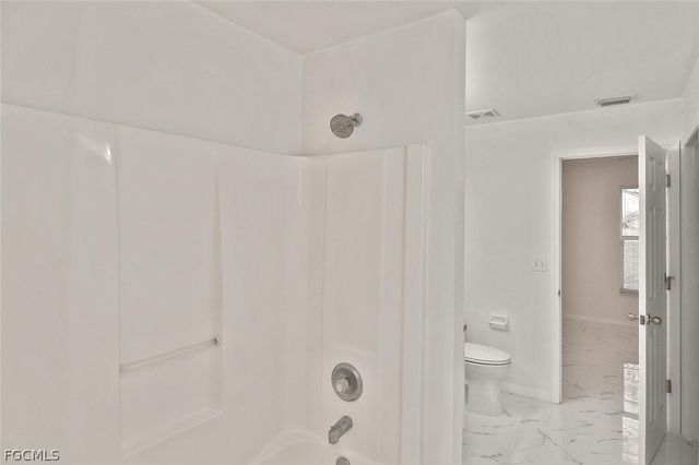 530 Peerless CIR, Lehigh Acres, FL 33974