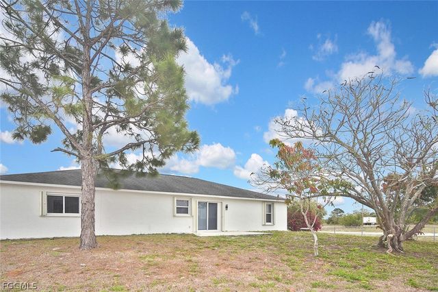 530 Peerless CIR, Lehigh Acres, FL 33974
