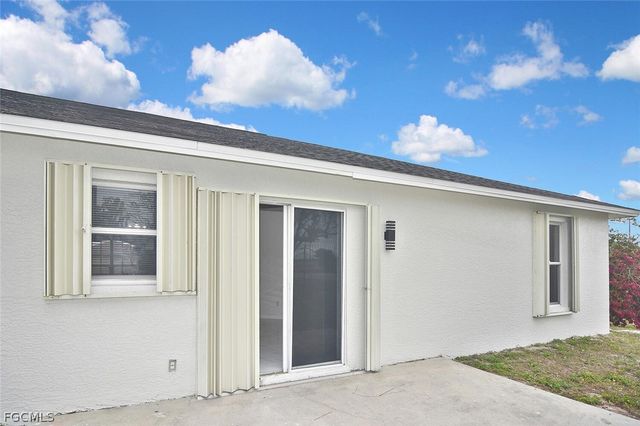 530 Peerless CIR, Lehigh Acres, FL 33974