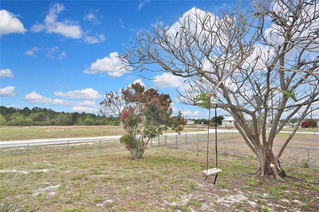 530 Peerless CIR, Lehigh Acres, FL 33974