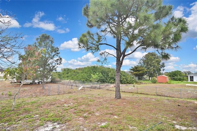 530 Peerless CIR, Lehigh Acres, FL 33974