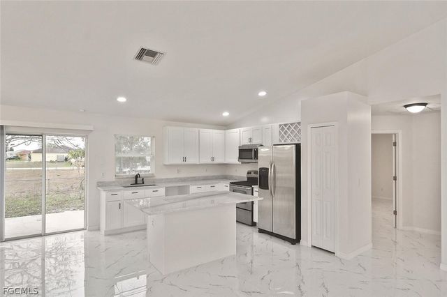 530 Peerless CIR, Lehigh Acres, FL 33974