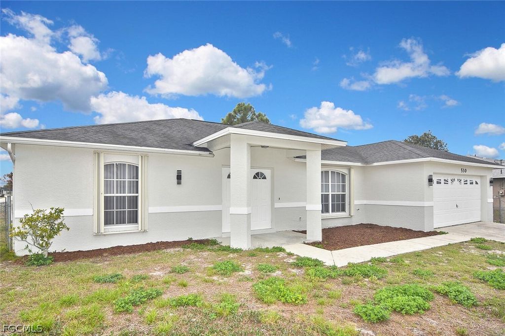530 Peerless CIR, Lehigh Acres, FL 33974