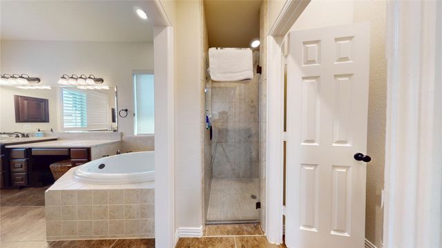 16826 E Green Ripple Circle, Cypress, TX 77433