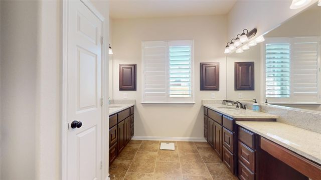 16826 E Green Ripple Circle, Cypress, TX 77433