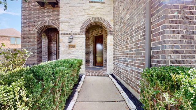 16826 E Green Ripple Circle, Cypress, TX 77433