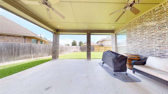 16826 E Green Ripple Circle, Cypress, TX 77433