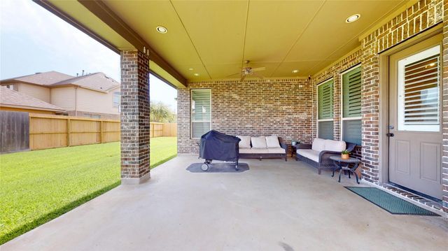 16826 E Green Ripple Circle, Cypress, TX 77433