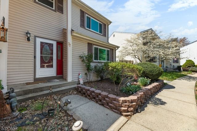 77 Larry Ct, South Brunswick Twp., NJ 08810