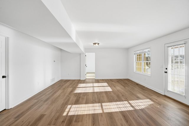 964 Ryan Court, Crown Point, IN 46307