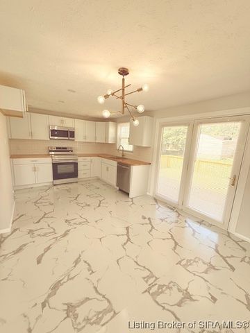 2116 W State Road 56, Scottsburg, IN 47170