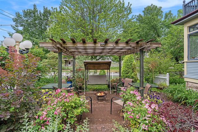 162 W 14th Street, Holland, MI 49423