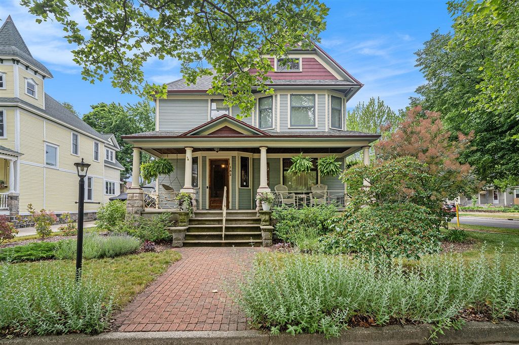 162 W 14th Street, Holland, MI 49423