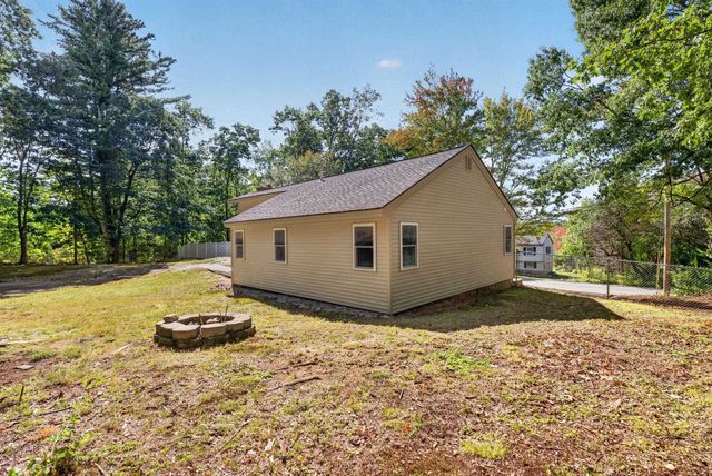 80 East Road, Atkinson, NH 03811