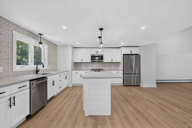 80 East Road, Atkinson, NH 03811