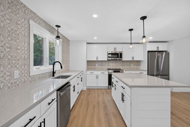 80 East Road, Atkinson, NH 03811