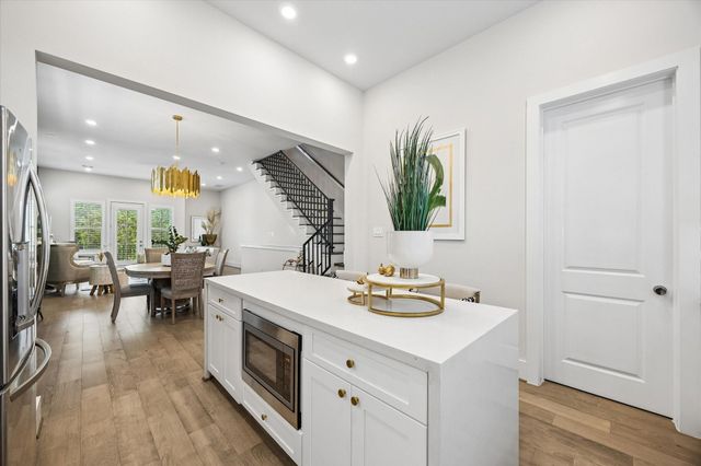 1226 W 21st Street, Houston, TX 77008