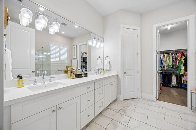 1226 W 21st Street, Houston, TX 77008