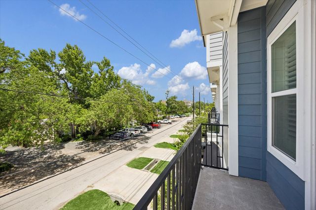 1226 W 21st Street, Houston, TX 77008