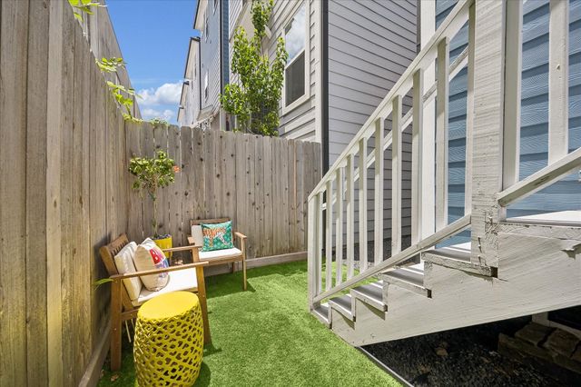 1226 W 21st Street, Houston, TX 77008