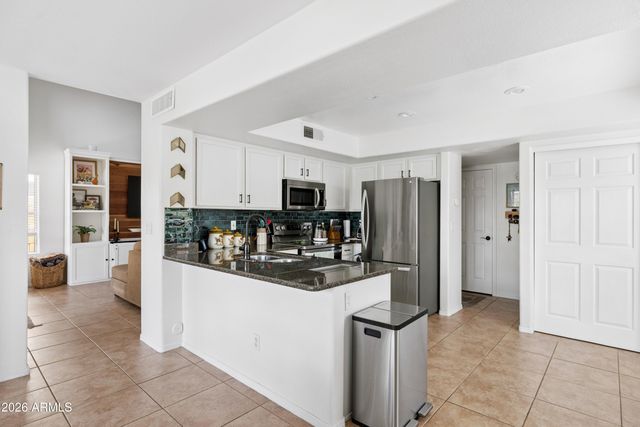1306 E HELENA Drive, Phoenix, AZ 85022