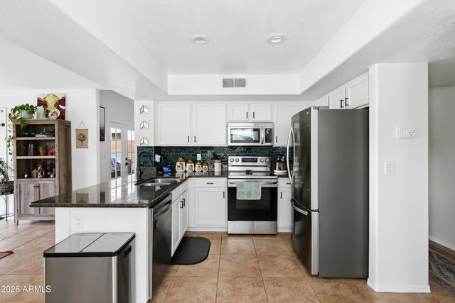 1306 E HELENA Drive, Phoenix, AZ 85022
