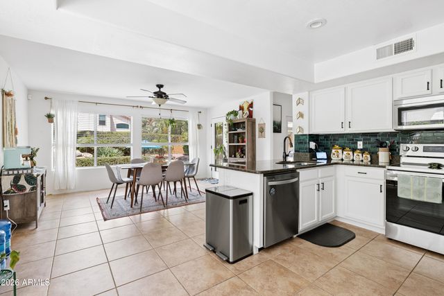 1306 E HELENA Drive, Phoenix, AZ 85022