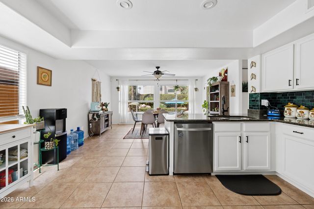 1306 E HELENA Drive, Phoenix, AZ 85022