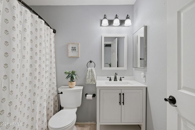 1306 E HELENA Drive, Phoenix, AZ 85022